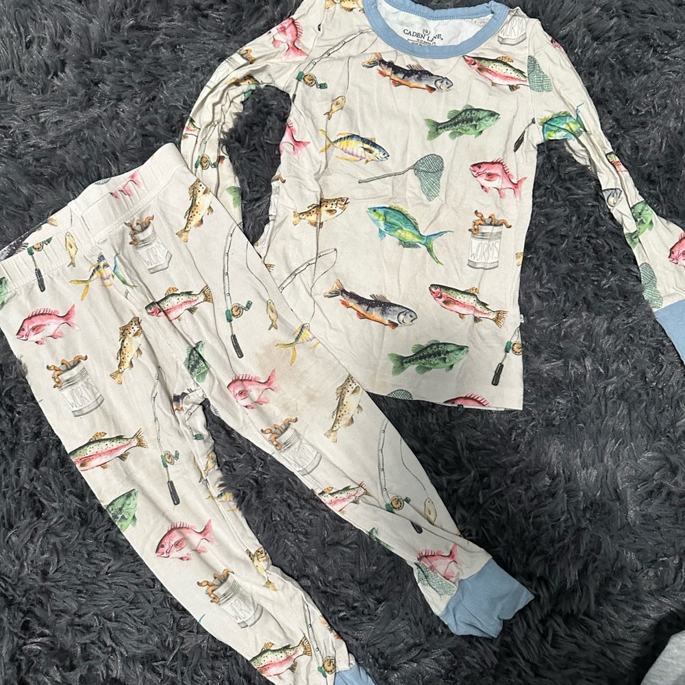Caden Lane bamboo pjs 18-24m— stains
